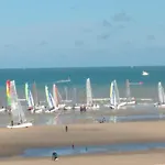 Bright Coastal Family Escape * De Panne
