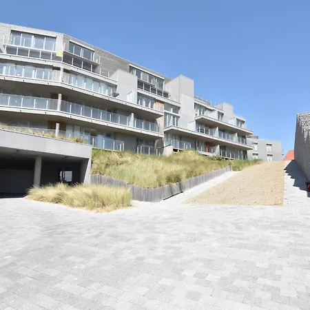 Bright Coastal Family Escape דירה