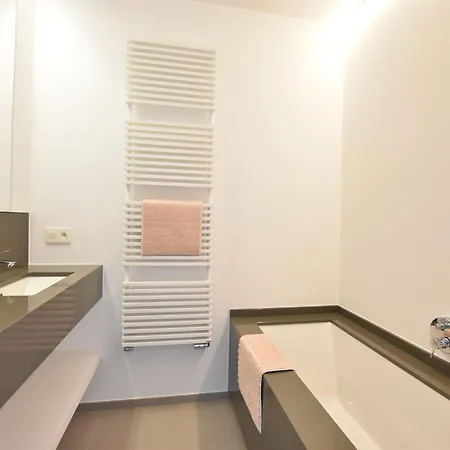 Bright Coastal Family Escape דירה *