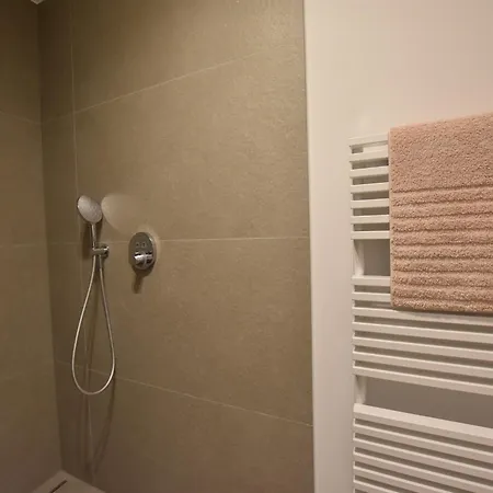 Bright Coastal Family Escape * דה פאן