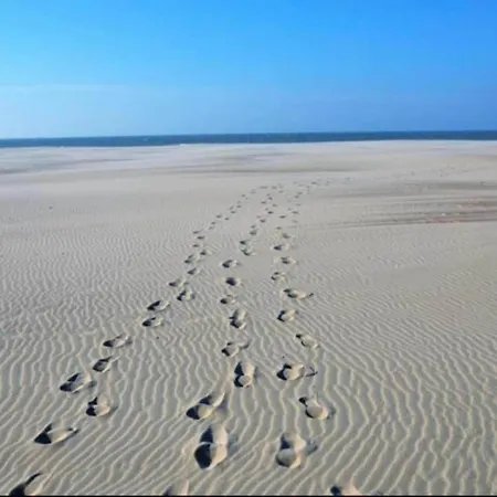 Bright Coastal Family Escape דירה דה פאן